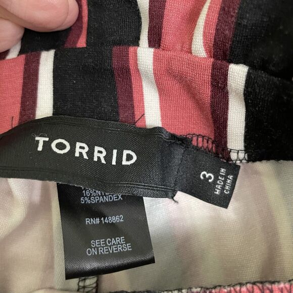 Torrid Womens Plus 3x Paperbag Self Tie Striped Rose Pink Black Shorts NWOT - Picture 4 of 9